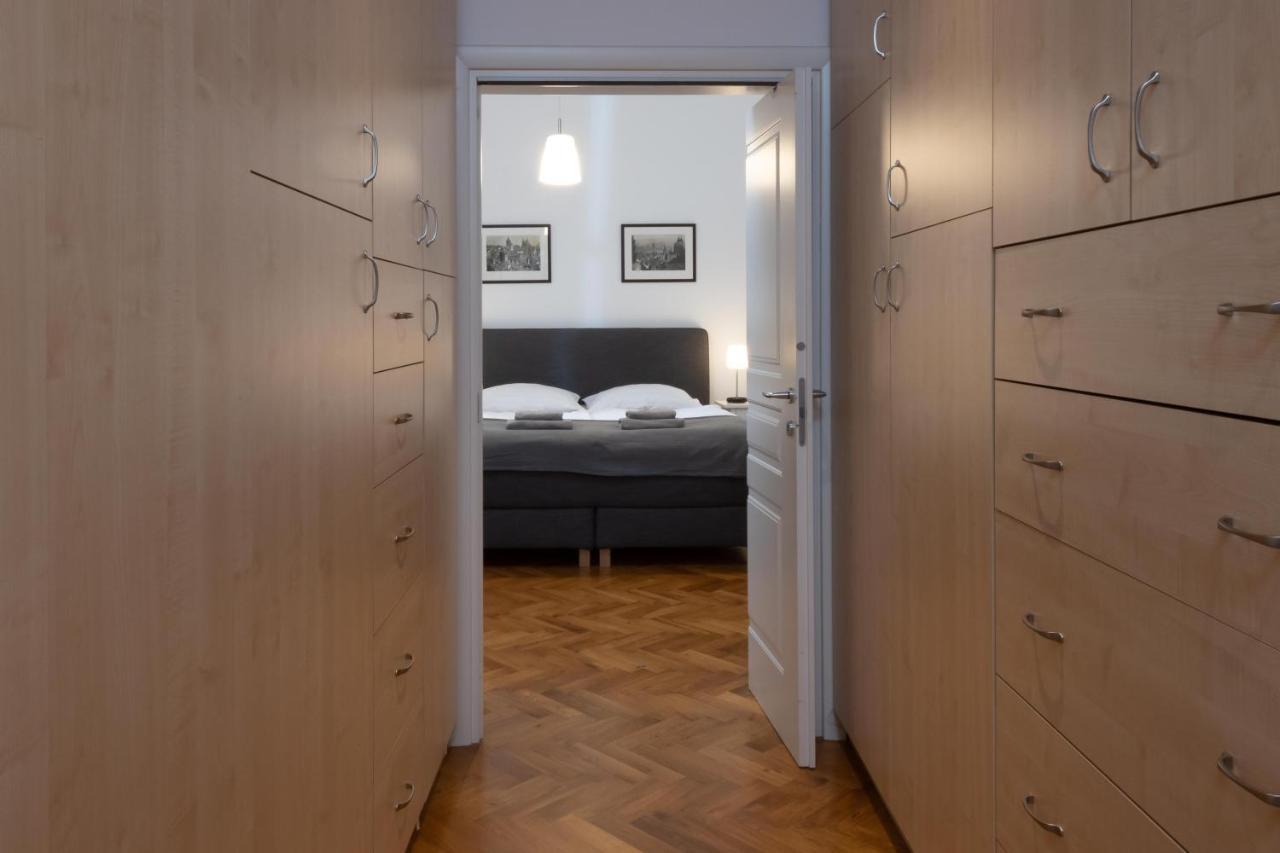 Apartman Carolinum Prague Extérieur photo